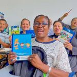 Celebración de la entrega de kits escolares