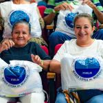 Las familias recibieron mercados como muestra del compromiso de la Fundación Internacional María Luisa de Moreno con el bienestar y la estabilidad de los hogares.