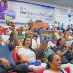 Las familias compartieron fotos y dibujos de sus hogares, recordando los lazos que las unen y los valores que fortalecen su convivencia diaria.