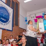 Durante la jornada se rifaron obsequios especiales, incluidos electrodomésticos, generando momentos de emoción y gratitud entre los asistentes.