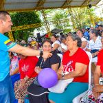 Beneficiarios de Acacías participan activamente durante el taller.
