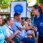 Beneficiarios de Acacías participan activamente durante el taller.