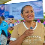 Beneficiarios felices expresan su gratitud hacia la Dra. María Luisa y la Fundación