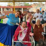 Felicidad colorida en medio de las actividades y dinámicas de la jornada