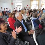 La concentración y el entusiasmo comparten los beneficiarios al participar de los talleres de la jornada