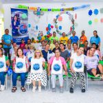 Beneficiarios felices Los mercados completos fueron recibidos con gratitud por las familias guamalunas.