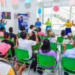 Momento de baile y diversión Niños, jóvenes y adultos vibraron con el show de las Chicas Hormy en el Ecocentro Cultural.