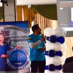 Voluntario en la presentación de la Fundación durante la jornada