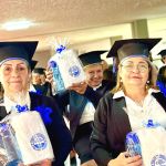 WhatsApp Image 2025-12-14 at 2.37.33 PM (2) En la capital de Risaralda, 35 estudiantes celebran la clausura del Bienestar para la Persona Mayor