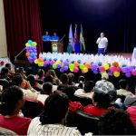 Beneficiarios comparten un momento de reflexión sobre la importancia de los valores en la convivencia y la familia