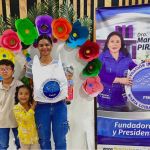 Foto institucional de entrega de mercado