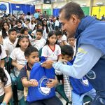 1~2 niños de Guayaquil recibieron kits