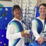 Voluntarios se divierten durante la jornada compartiendo sonrisas y complicidades