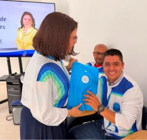 Los voluntarios recibieron obsequios en medio de momentos conmemorativos