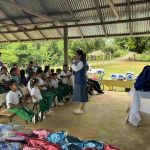 Entrega de ayudas en San Carlos Córdoba Entrega de 200 ayudas a niños de la Vereda Santa Elena del municipio de San Carlos Córdoba