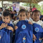 Entrega de ayudas en San Carlos Córdoba Entrega de 200 ayudas a niños de la Vereda Santa Elena del municipio de San Carlos Córdoba