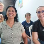 En un ambiente de entusiasmo y curiosidad, los estudiantes reciben las clases