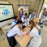 Voluntarios se integran en dinamicas que destacan el valor del trabajo en equipo