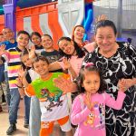 Expresiones de cariño Abrazos, sonrisas y mensajes de afecto hicieron parte de una actividad que resaltó el valor de la familia y el amor entre sus integrantes.