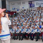 Música para celebrar La presentación artística llenó el evento de entusiasmo y emoción.