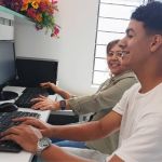 Estudiantes durante las sesiones prácticas