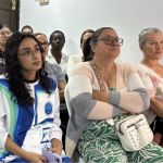 Los asistentes están atentos a las intervenciones en medio de la sensibilización que da la bienvenida a la nueva oferta formativa