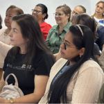 Participantes se muestran atentos y participativos durante la jornada