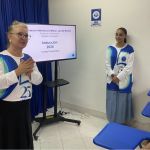 Las voluntarias y coordinadoras del Punto de Información le dan la inducción a los nuevos estudiantes del Curso de Bienestar para Persona Mayor